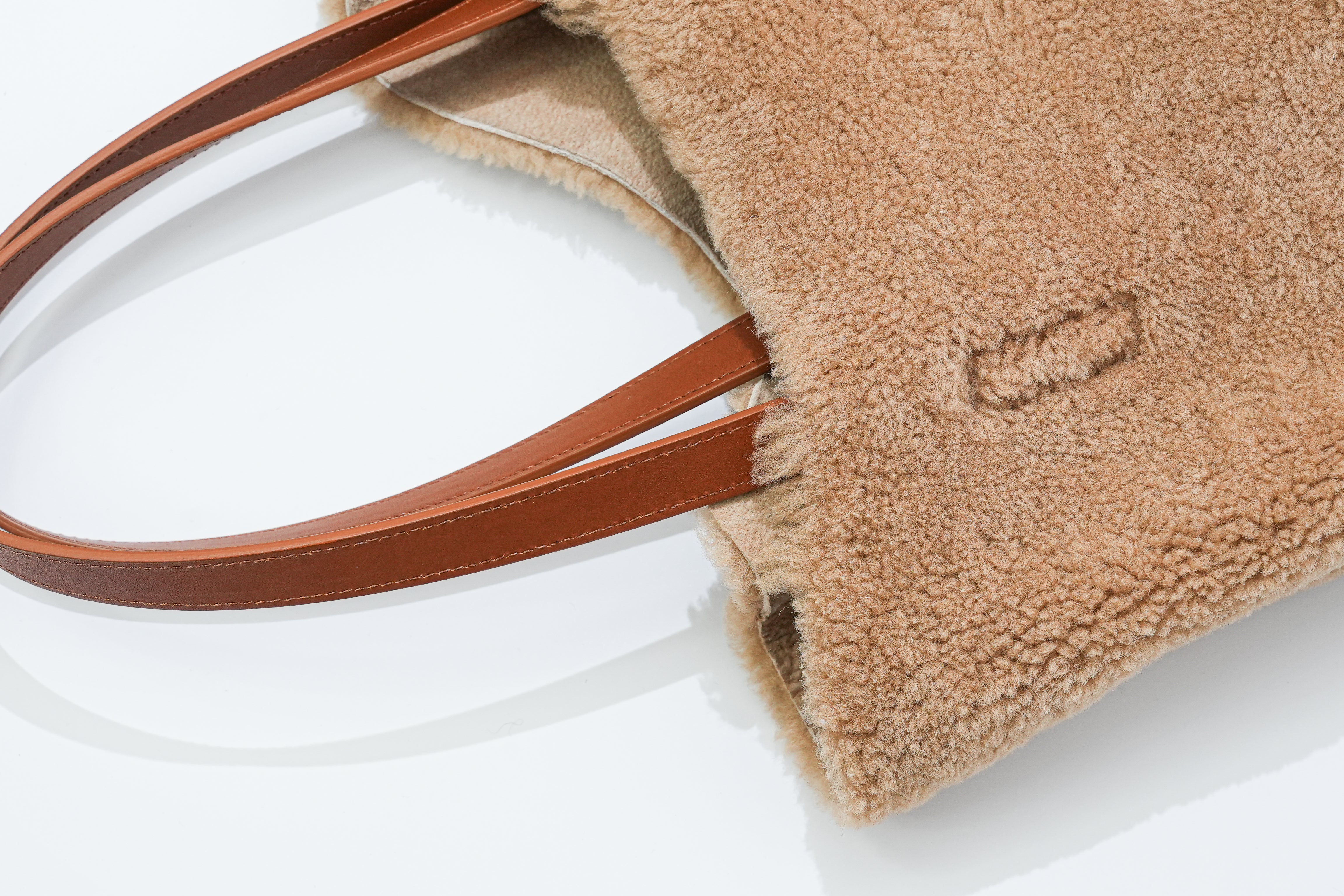 PRIMITIVE TOTE BAG -MOUTON-